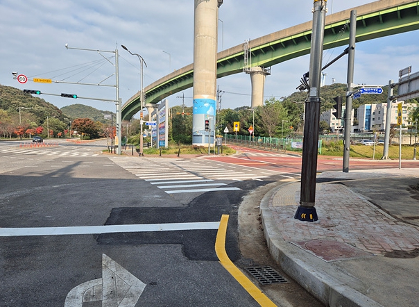 인천 중구, 영종역 입구 진입로 개선‥안전한 버스 진출입 환경 조성 기사 이미지