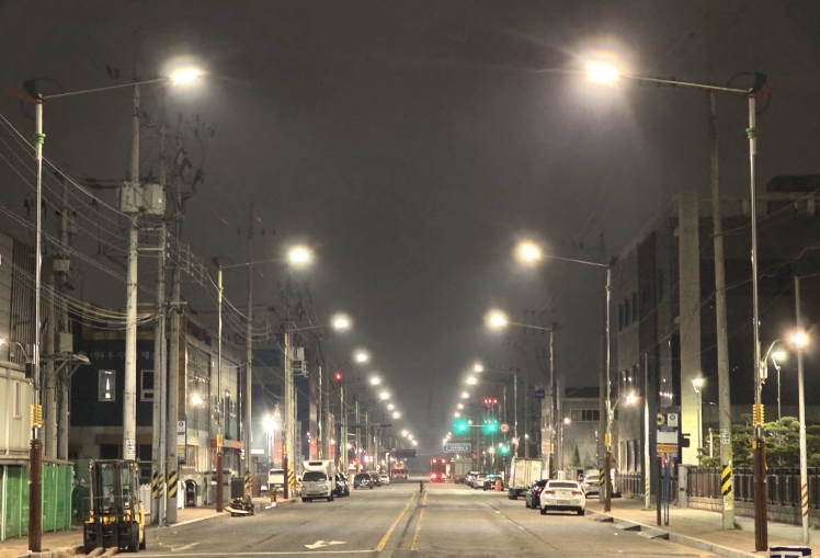 인천 서구, 관내 가로등 친환경 고효율 LED로 100% 교체 추진... 안전하고 아름다운 거리 조성 기사 이미지