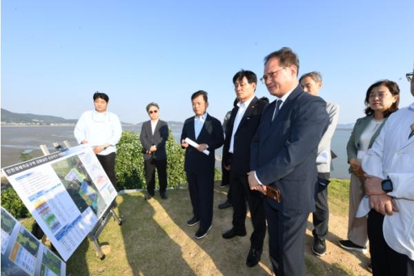 김종철 인천경제청장, 취임 첫 주 강화남단 현장 방문… “경제자유구역 지정에 최선” 기사 이미지
